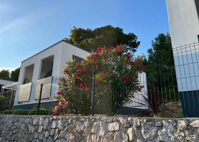 Bella Homes Holiday home