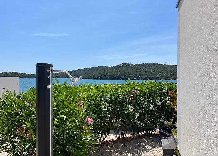 Holiday home Bella Homes Tisno