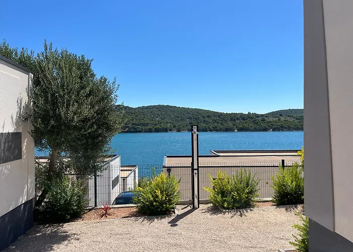 Holiday home Bella Homes Tisno